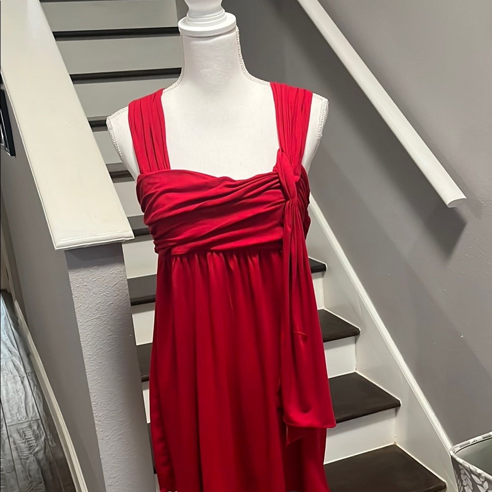 Grace Elements Red Sleeveless Top. Sz.M Gathering around the top & the back.